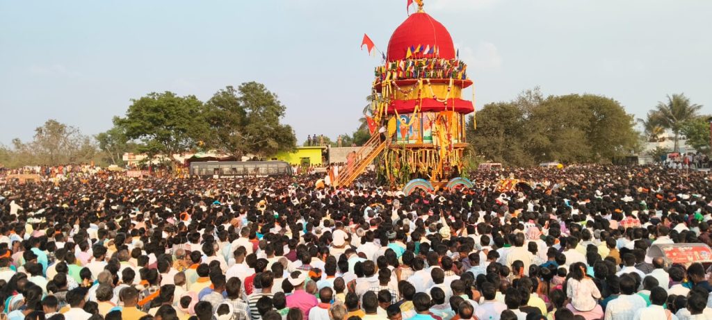 ಸಹಸ್ರಾರು ಭಕ್ತರ ಸಮ್ಮುಖದಲ್ಲಿ ಐತಿಹಾಸಿಕ ಕೂಲಹಳ್ಳಿ ಗೋಣಿಬಸವೇಶ್ವರ ಸ್ವಾಮಿ ರಥೋತ್ಸವ ಅದ್ದೂರಿ.